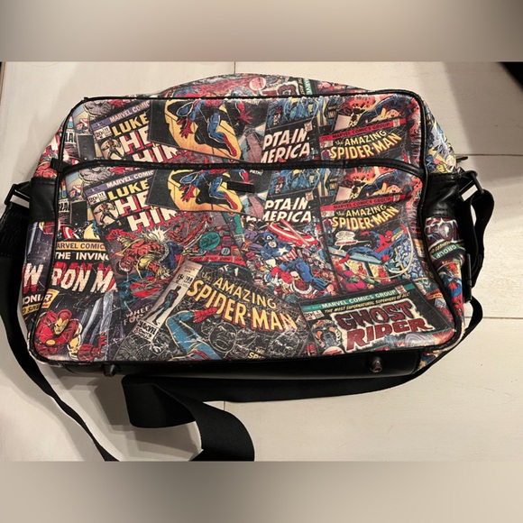 2 Marvel Comics bag (small pocketbook and travel bag) - Picture 2 of 13